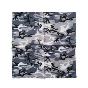 Mooie bandana met camouflageprint in zwart, grijs en wit.