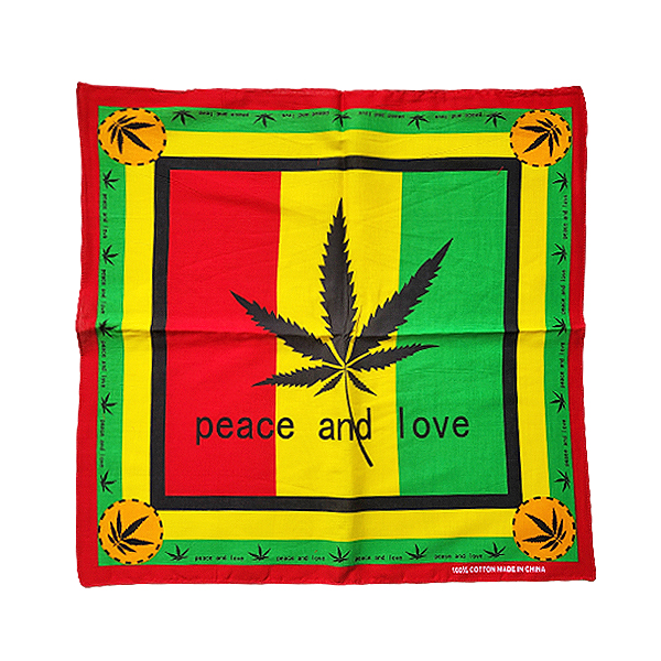 Bandana in reggaekleuren met een wietblad en de tekst peace and love